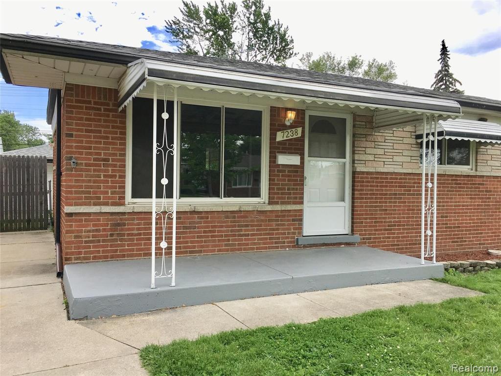 7238 Superior Street Center Line, MI 48015 - Photo 2 of 24