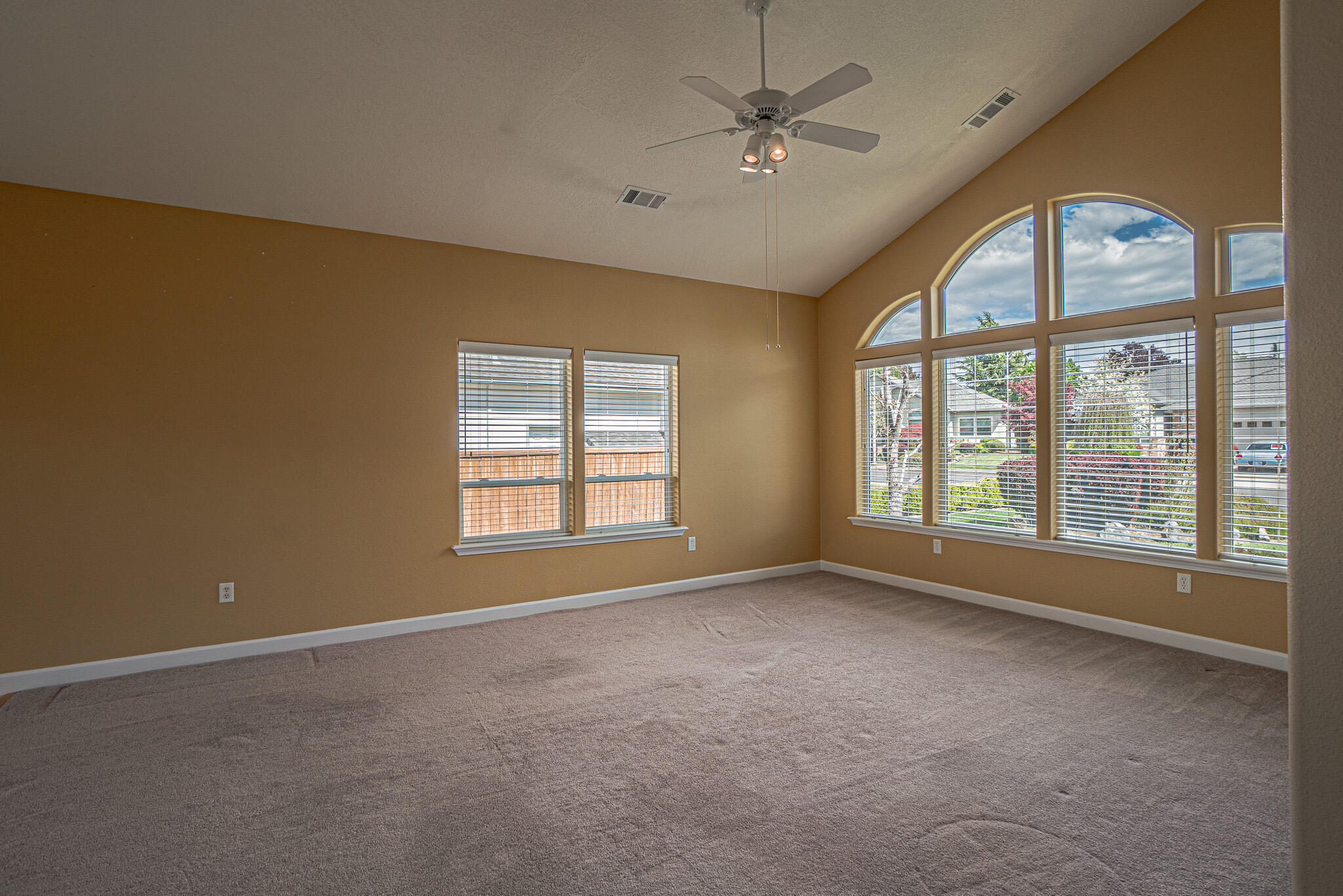 160 Keystone Way Eagle Point, OR 97524 - Photo 7 of 39