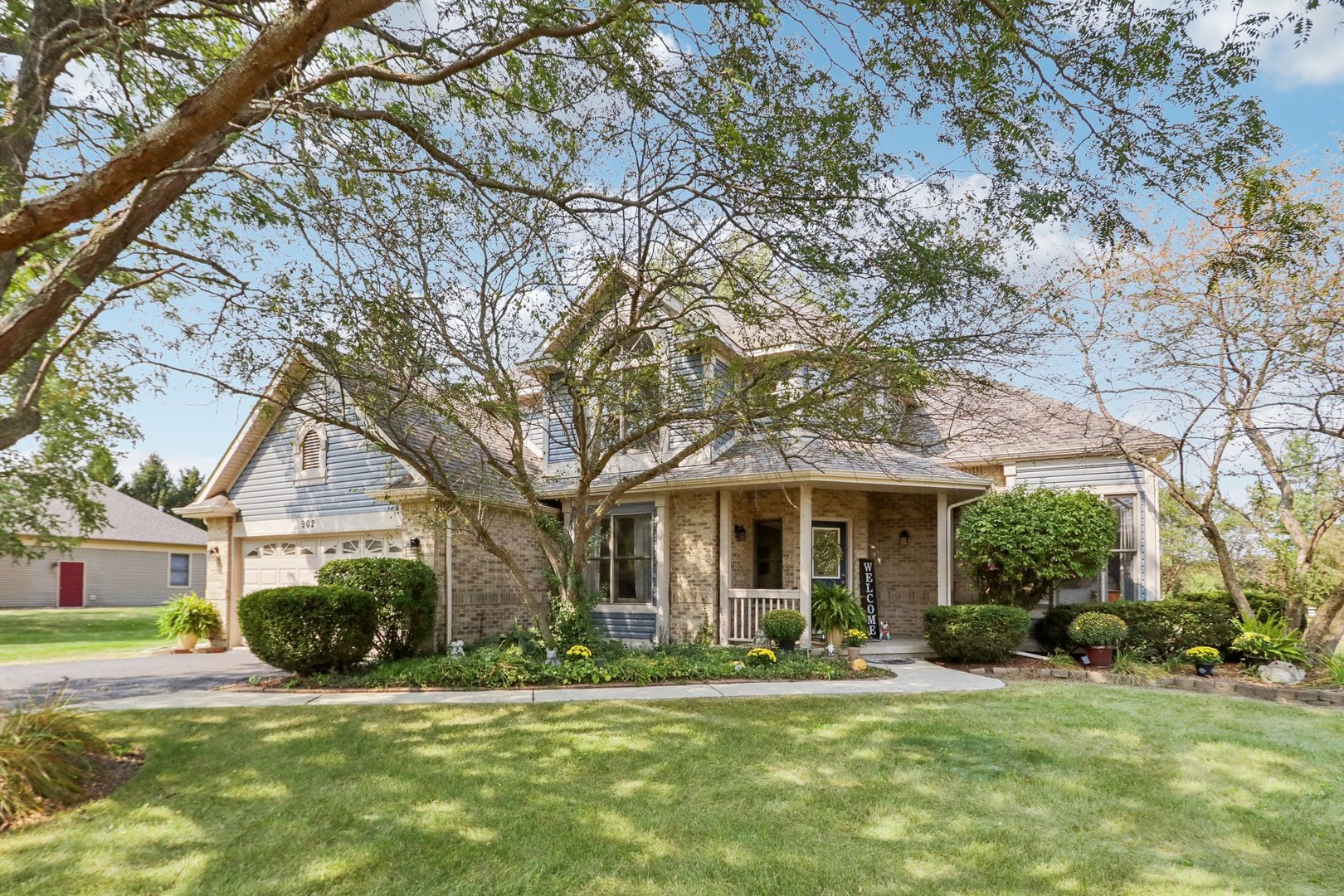 902 Dolder Lane Spring Grove, IL 60081 - Photo 1 of 67 Gallery Image 1