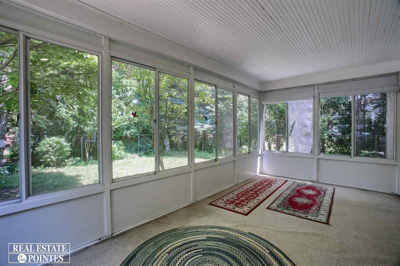 1680 Oxford Road Grosse Pointe Woods, MI 48236 - Photo 12 of 30