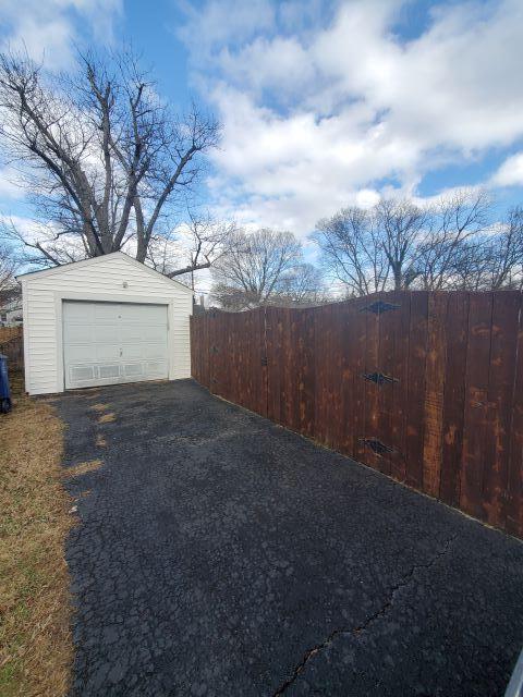 144 Wetmore Road Columbus, OH 43214 - Photo 18 of 19 Long Driveway with 1 Car Garage