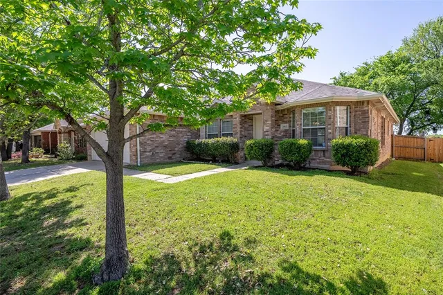 $2,295 | 2912 Lighthouse Drive, Denton, TX 76210