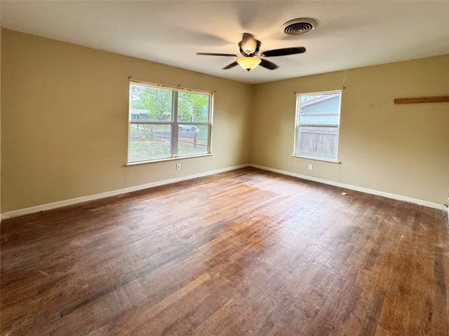 $359,500 | 327 West Mulberry Street, Fredericksburg, TX 78624