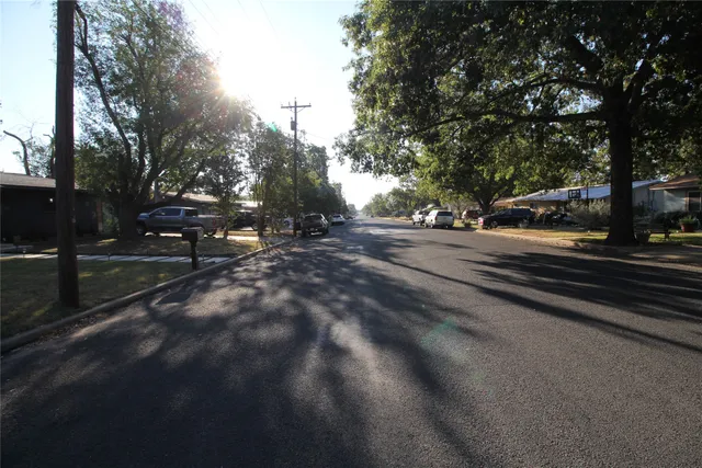 $359,500 | 327 West Mulberry Street, Fredericksburg, TX 78624