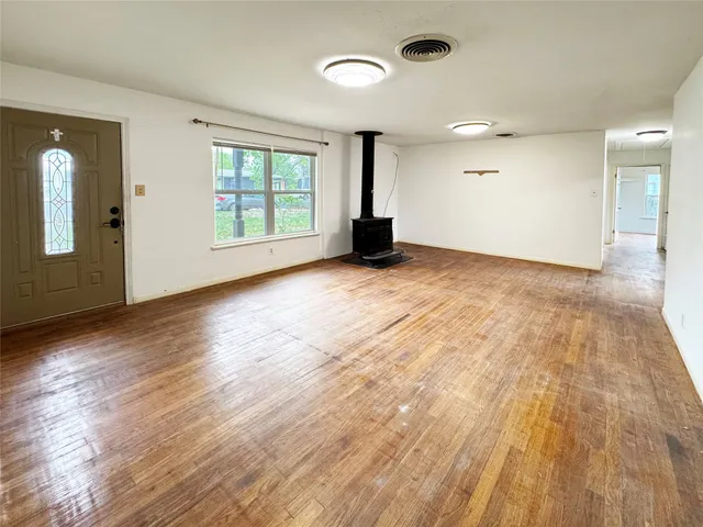 $359,500 | 327 West Mulberry Street, Fredericksburg, TX 78624