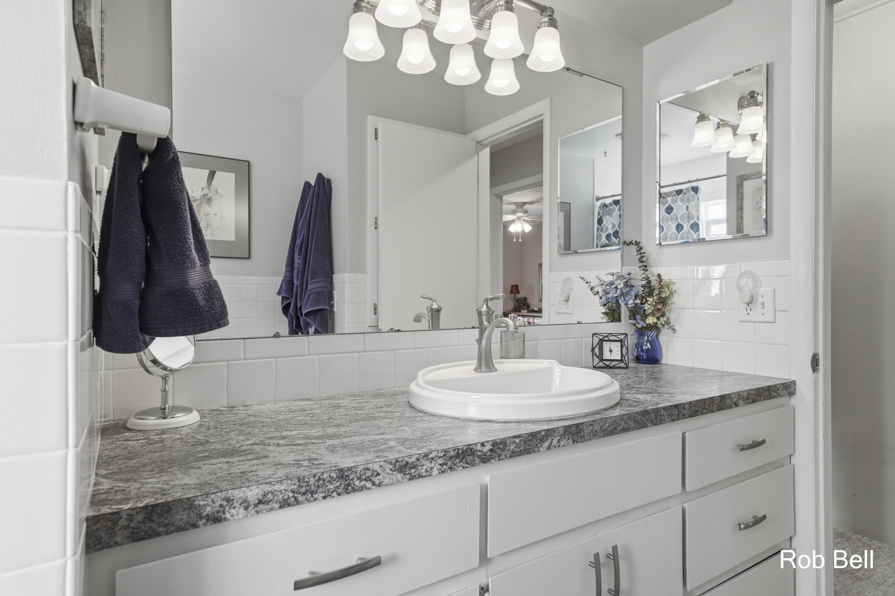 7410 Cherry Avenue Jenison, MI 49428 - Photo 23 of 44 Main Full Bath