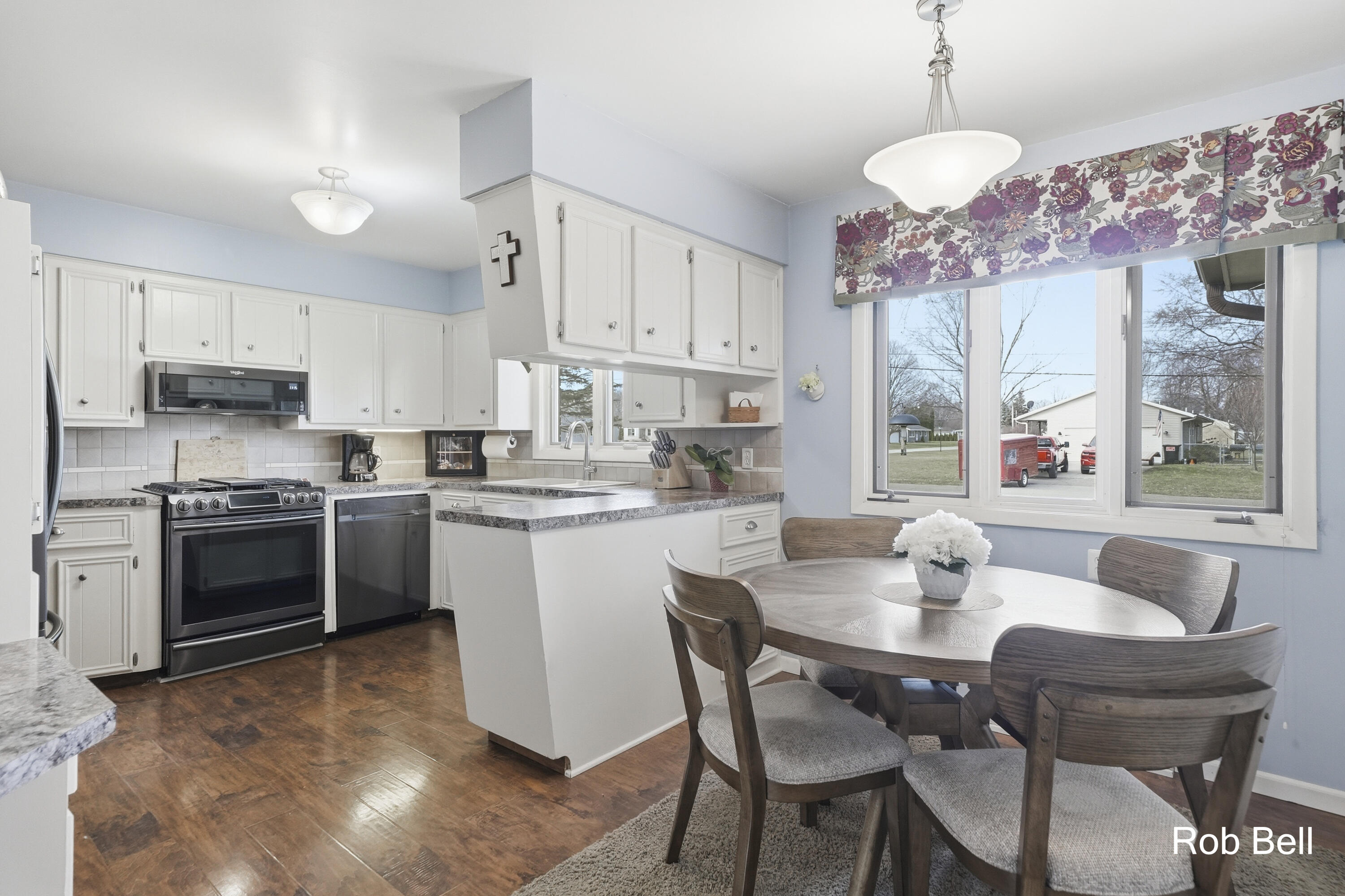 7410 Cherry Avenue Jenison, MI 49428 - Photo 8 of 44 Dinning Room