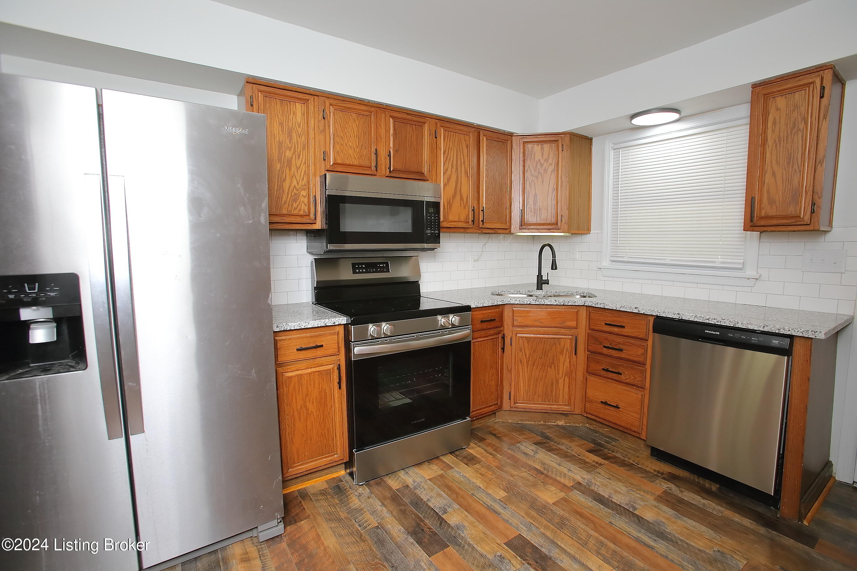 9613 Fairground Road Louisville, KY 40291 - Photo 17 of 53 Kitchen