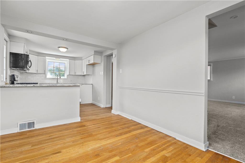 830 Agnew Road Pittsburgh, PA 15227 - Photo 8 of 24
