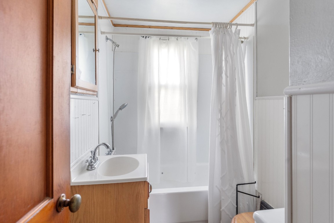 932 Vestal Road Vestal, NY 13850 - Photo 19 of 27 Gallery Image 19