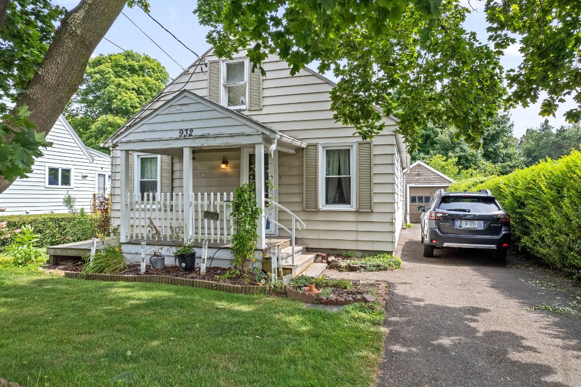 932 Vestal Road Vestal, NY 13850 - Photo 2 of 27 Gallery Image 2