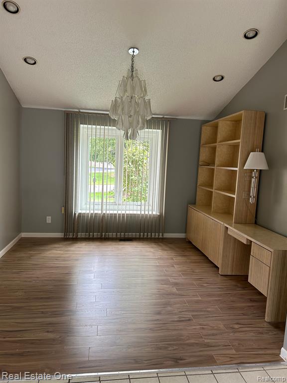 5720 Ridgewood Road West Bloomfield, MI 48322 - Photo 22 of 31 Gallery Image 22