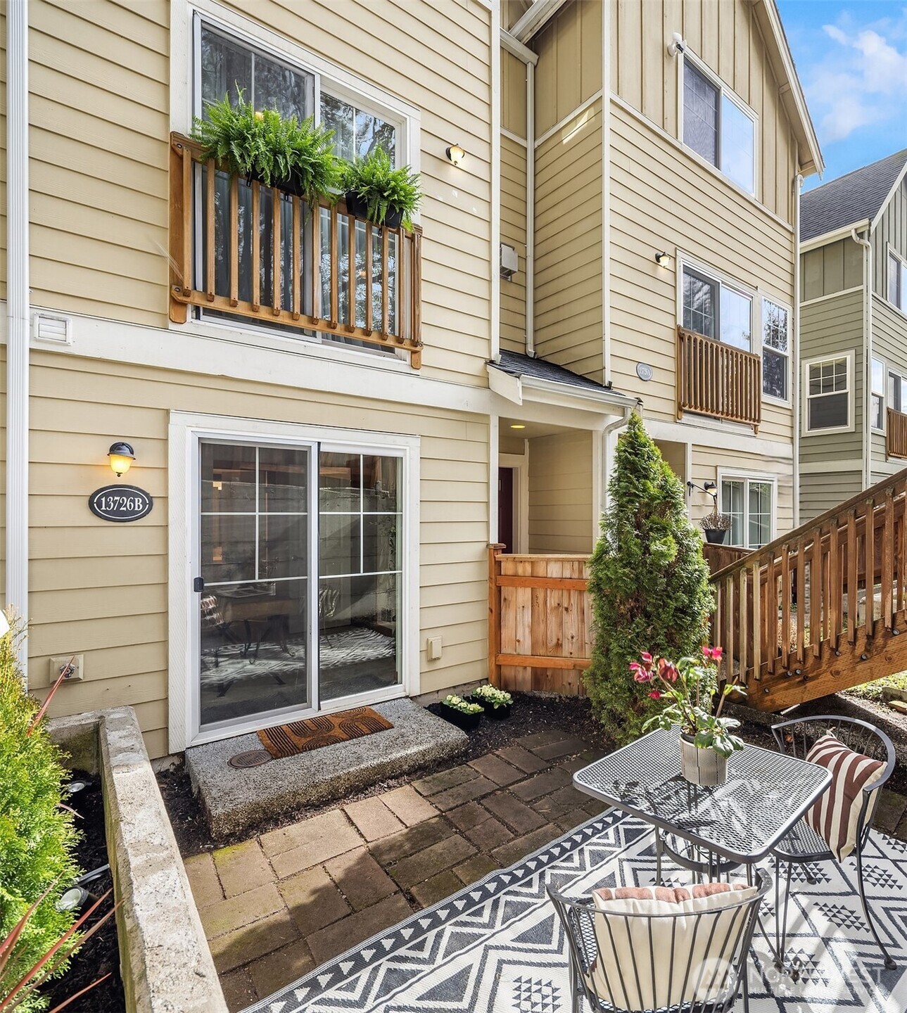 13726 Midvale Avenue North, Unit B Seattle, WA 98133 - Photo 27 of 31