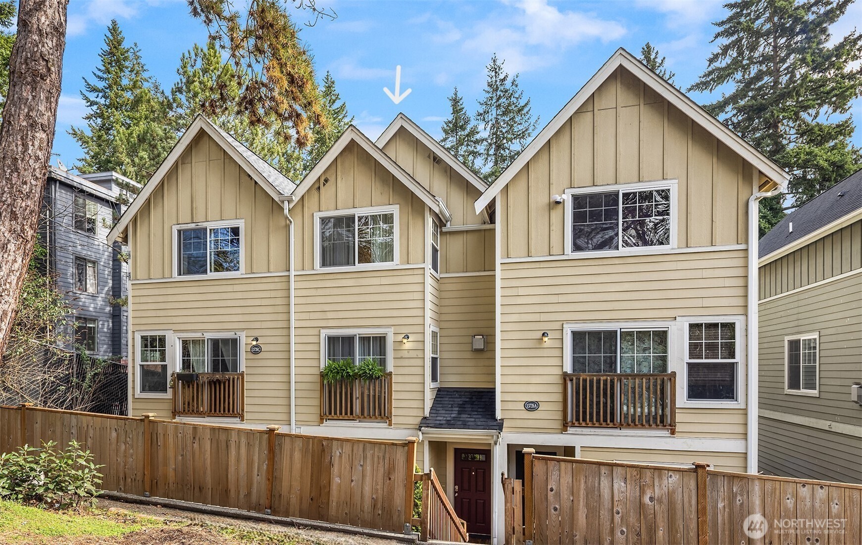 13726 Midvale Avenue North, Unit B Seattle, WA 98133 - Photo 3 of 31