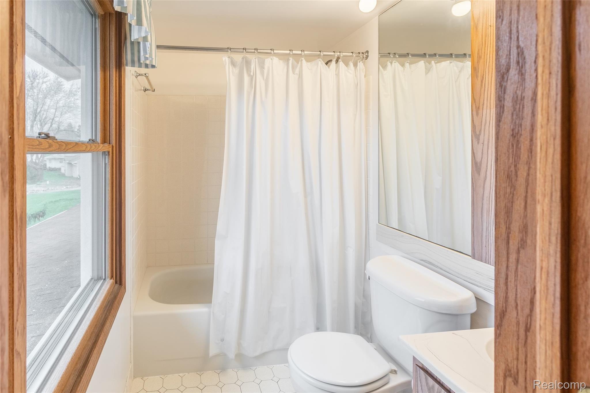 4871 Clarkston Road Clarkston, MI 48348 - Photo 20 of 22 Clarkston-25.jpg