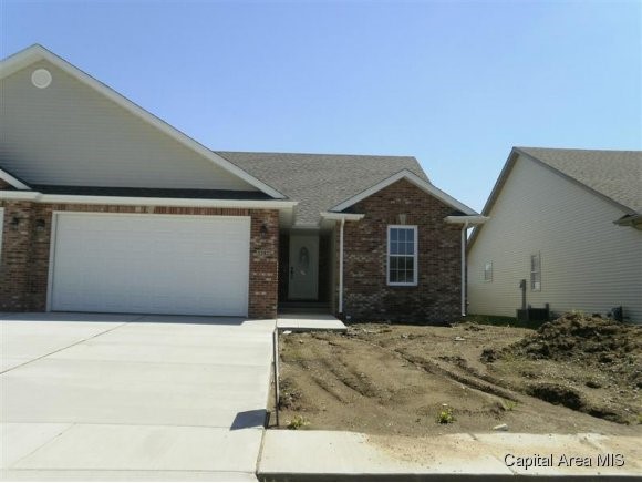 3202 Mackinaw Lane Springfield, IL 62711 - Photo 1 of 11 Gallery Image 1