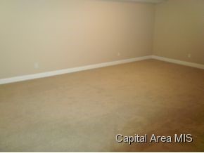 3202 Mackinaw Lane Springfield, IL 62711 - Photo 3 of 11 Gallery Image 3