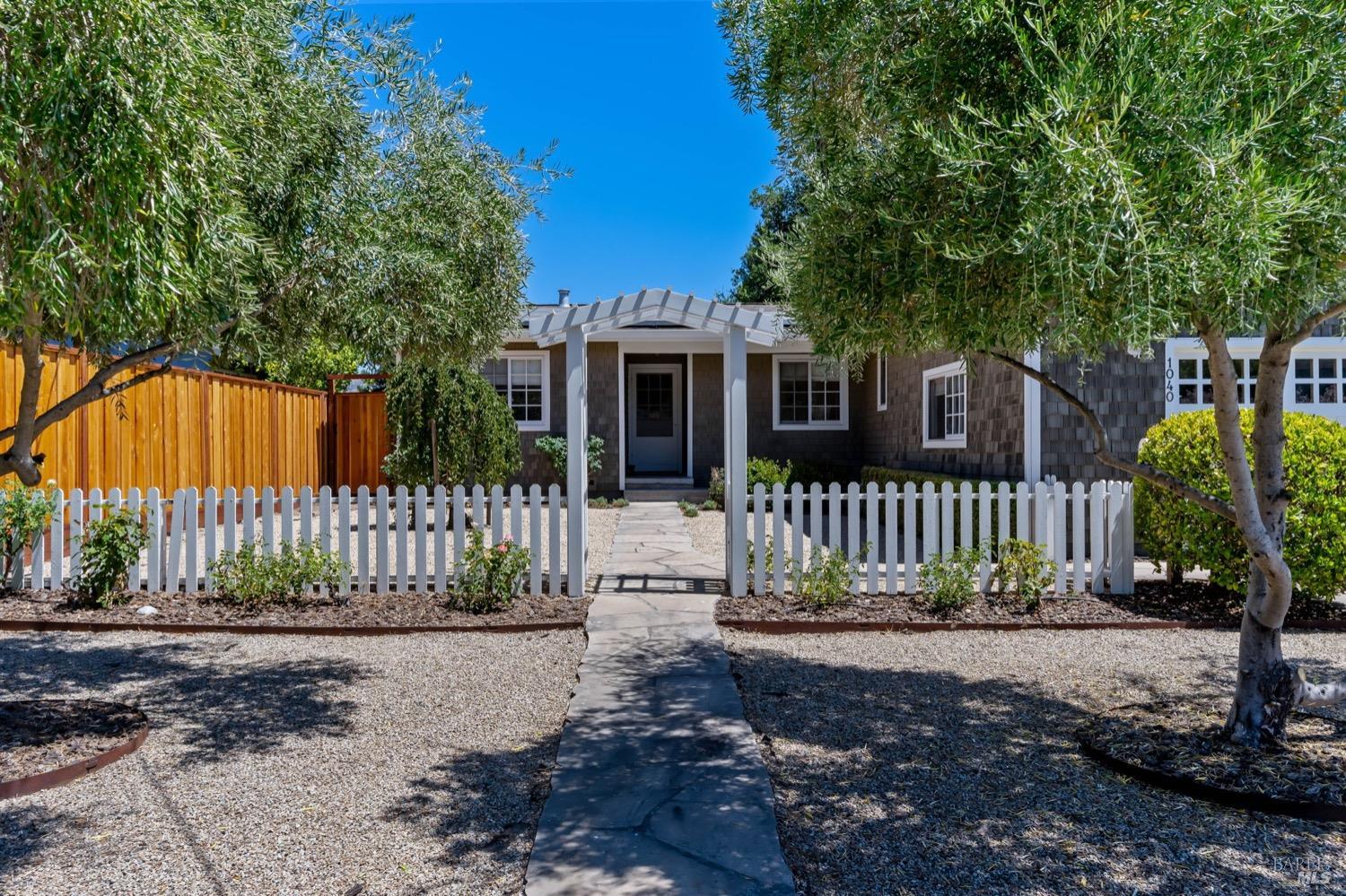 1040 Valley View Street St. Helena, CA 94574 - Photo 2 of 23