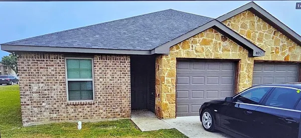 $1,845 | 407 West Criner Street, Grandview, TX 76050