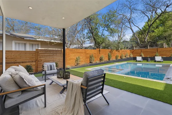 $3,095,000 | 1702 West 30th Street, Austin, TX 78703