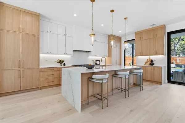 $3,095,000 | 1702 West 30th Street, Austin, TX 78703