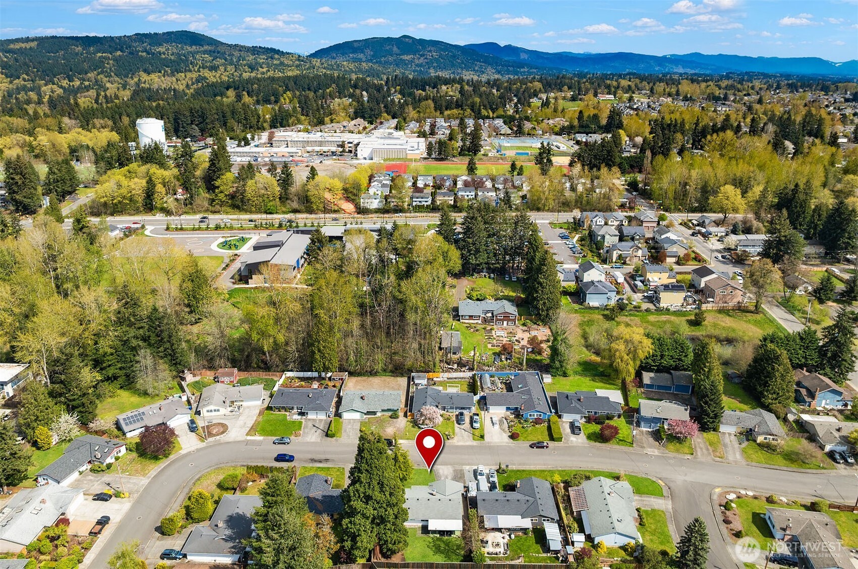 1067 Anacortes Avenue Northeast Renton, WA 98059 - Photo 33 of 34 a view of city and mountain