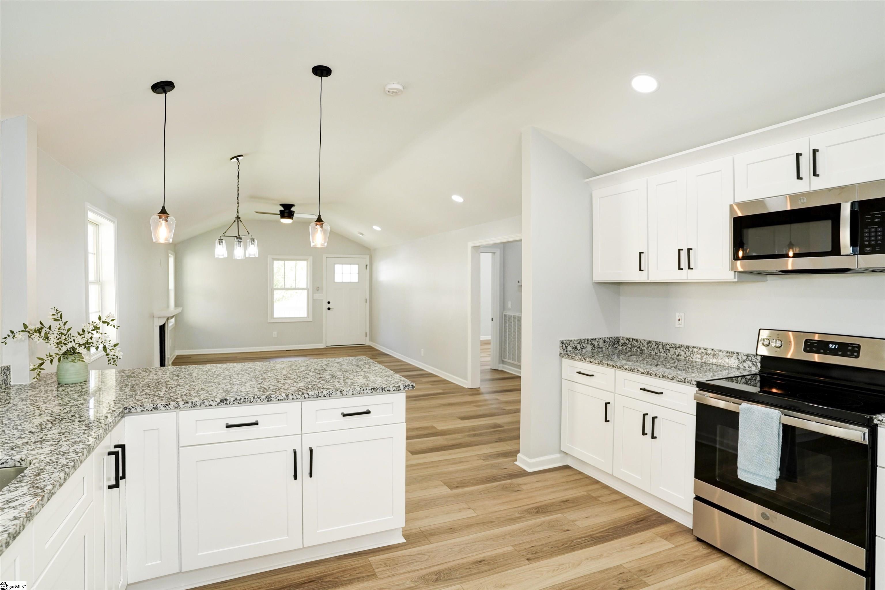 2 Harris Lane Greenville, SC 29607 - Photo 11 of 36