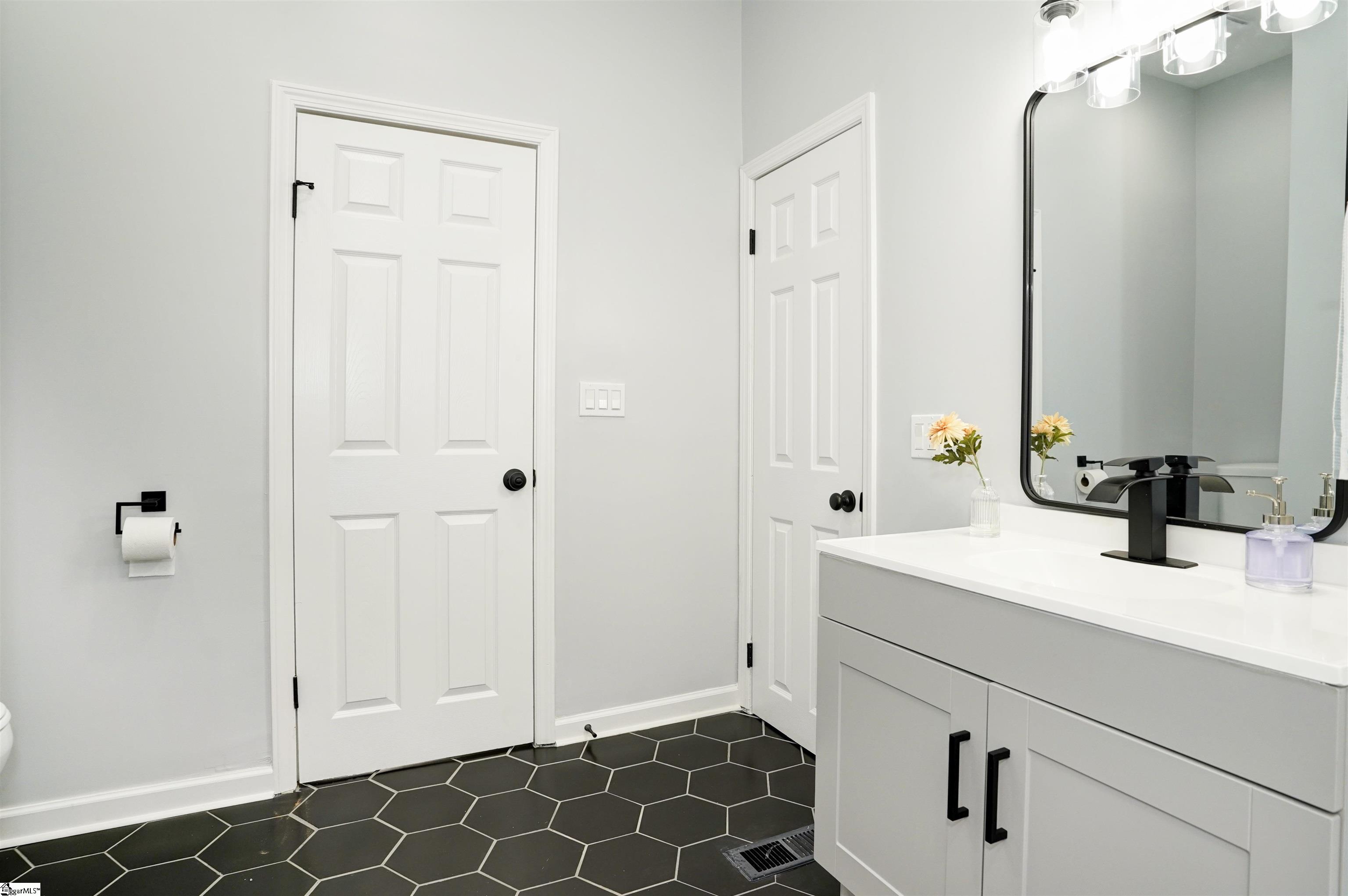2 Harris Lane Greenville, SC 29607 - Photo 32 of 36