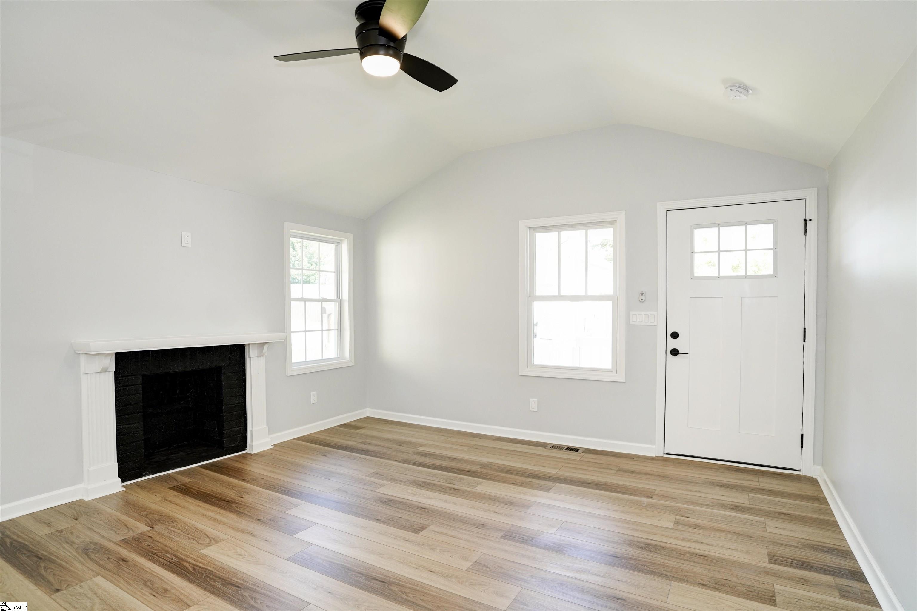 2 Harris Lane Greenville, SC 29607 - Photo 4 of 36