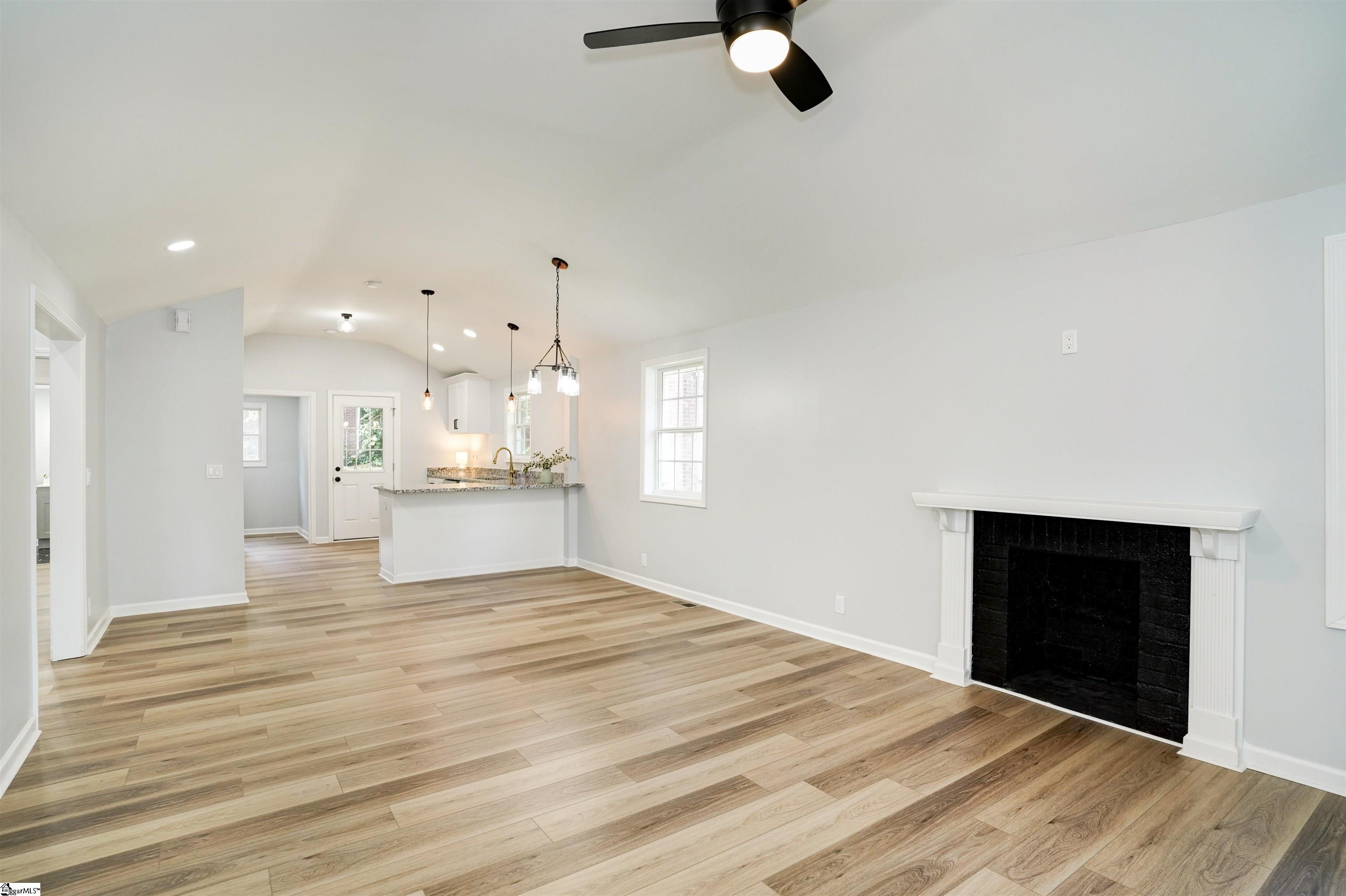 2 Harris Lane Greenville, SC 29607 - Photo 7 of 36