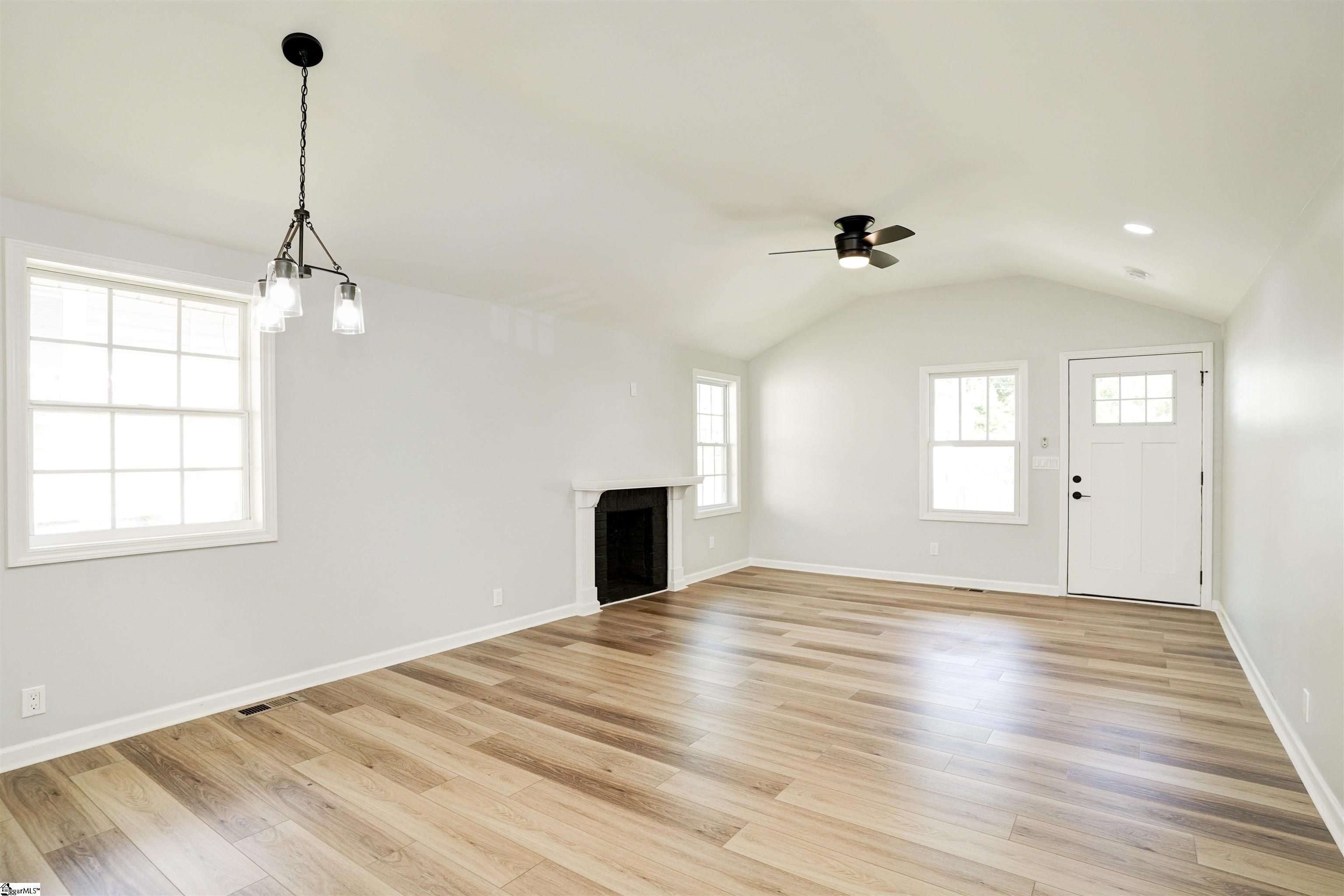 2 Harris Lane Greenville, SC 29607 - Photo 8 of 36