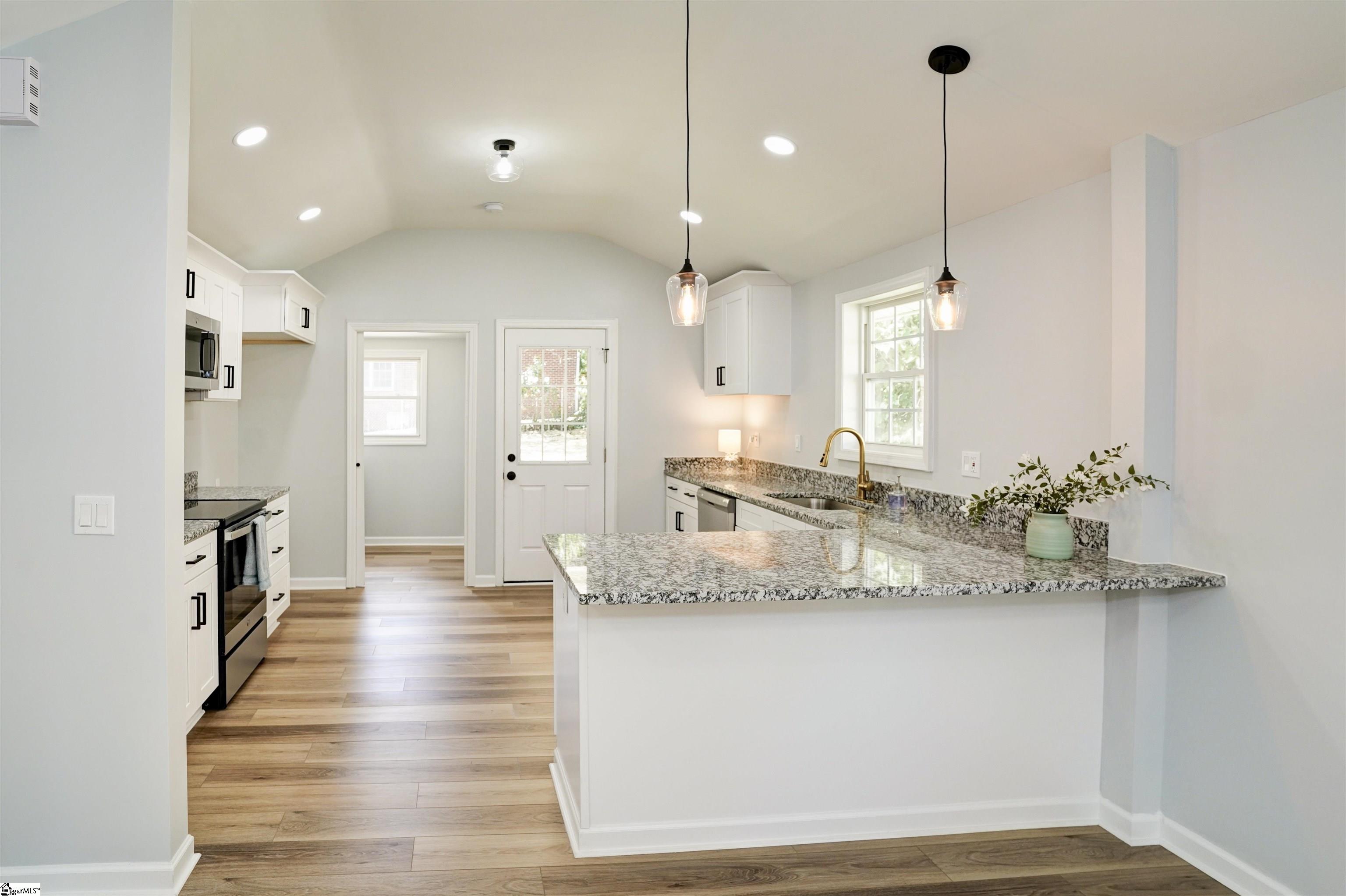 2 Harris Lane Greenville, SC 29607 - Photo 10 of 36
