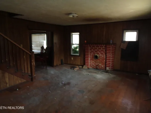 $245,000 | 105 Nelms Street, Surgoinsville, TN 37873