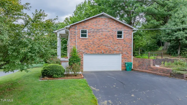 $414,900 | 150 Heather Lane, Johnson City, TN 37601