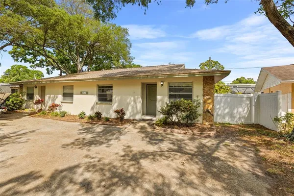 $1,900 | 2715 63rd Terrace North, Unit B, St. Petersburg, FL 33702