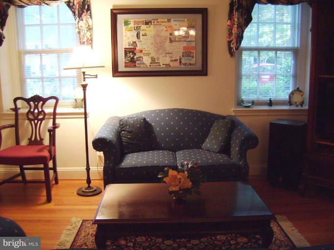 308 Alabama Road Towson, MD 21204 - Photo 4 of 25 Living Room #3