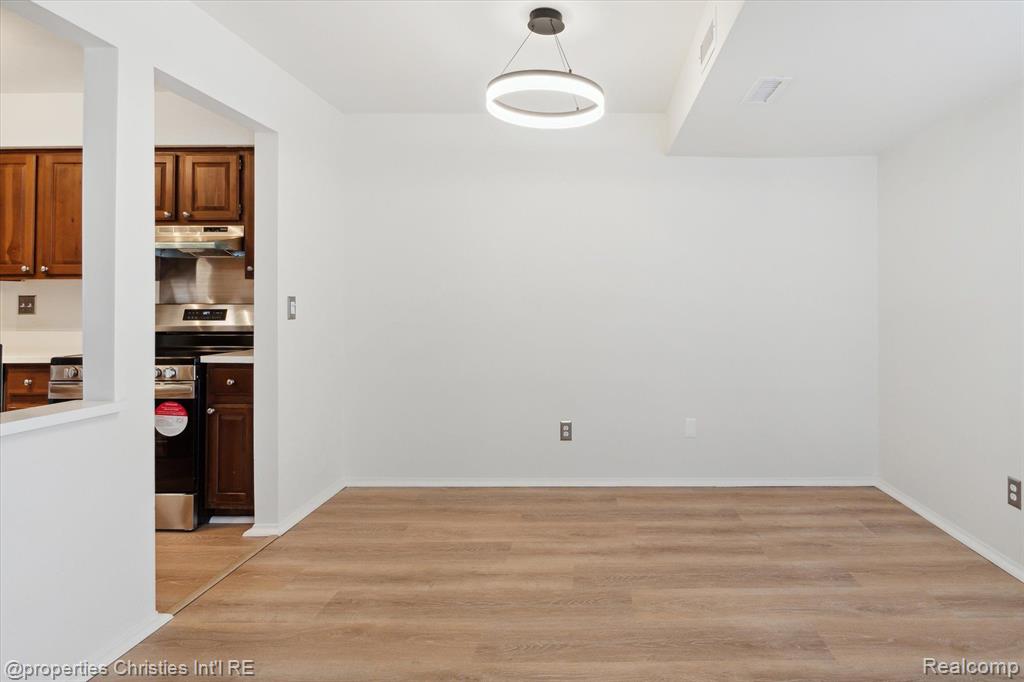 30475 West 14 Mile Road, Unit 95 Farmington Hills, MI 48334 - Photo 4 of 12
