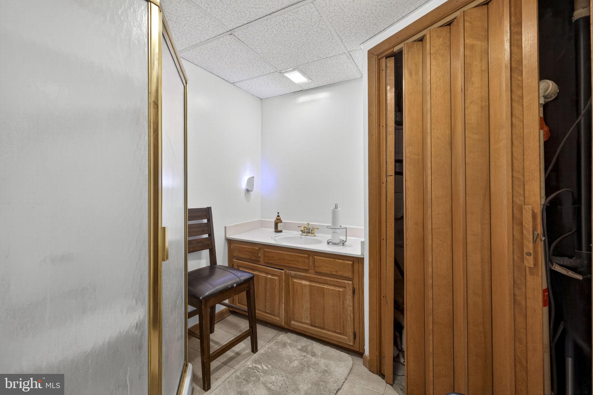41726 Stumptown Road Leesburg, VA 20176 - Photo 42 of 91 Bathroom #4 with Shower Stall