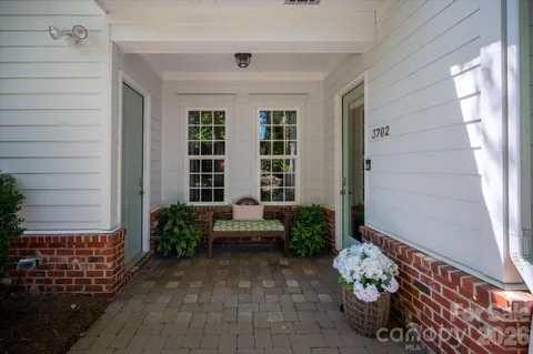 $1,075,000 | 3702 Selwyn Avenue, Charlotte, NC 28209