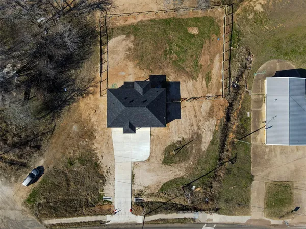 $215,000 | 807 East Brown Street, Hearne, TX 77859