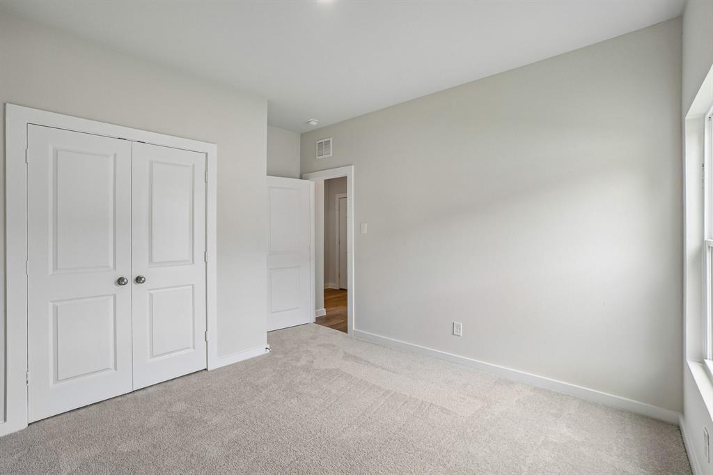 369 Declan Street Springtown, TX 76082 - Photo 20 of 37