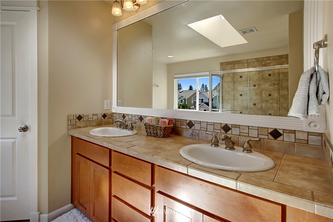 4002 217th Street Southeast Bothell, WA 98021 - Photo 14 of 20