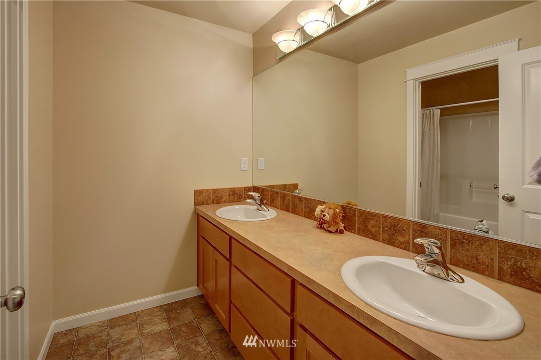 4002 217th Street Southeast Bothell, WA 98021 - Photo 16 of 20