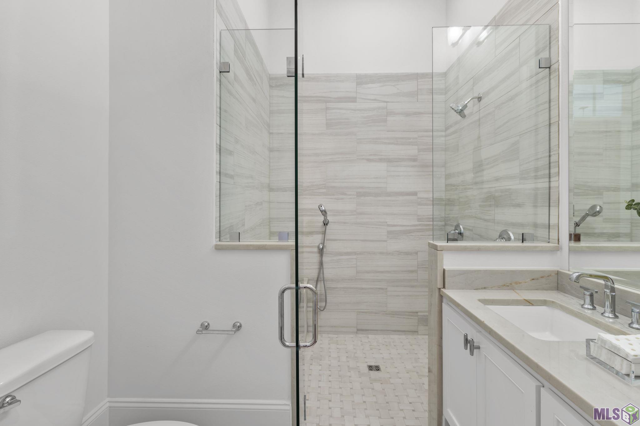 7121 Lane's End Baton Rouge, LA 70810 - Photo 20 of 53 Downstairs Full Bath