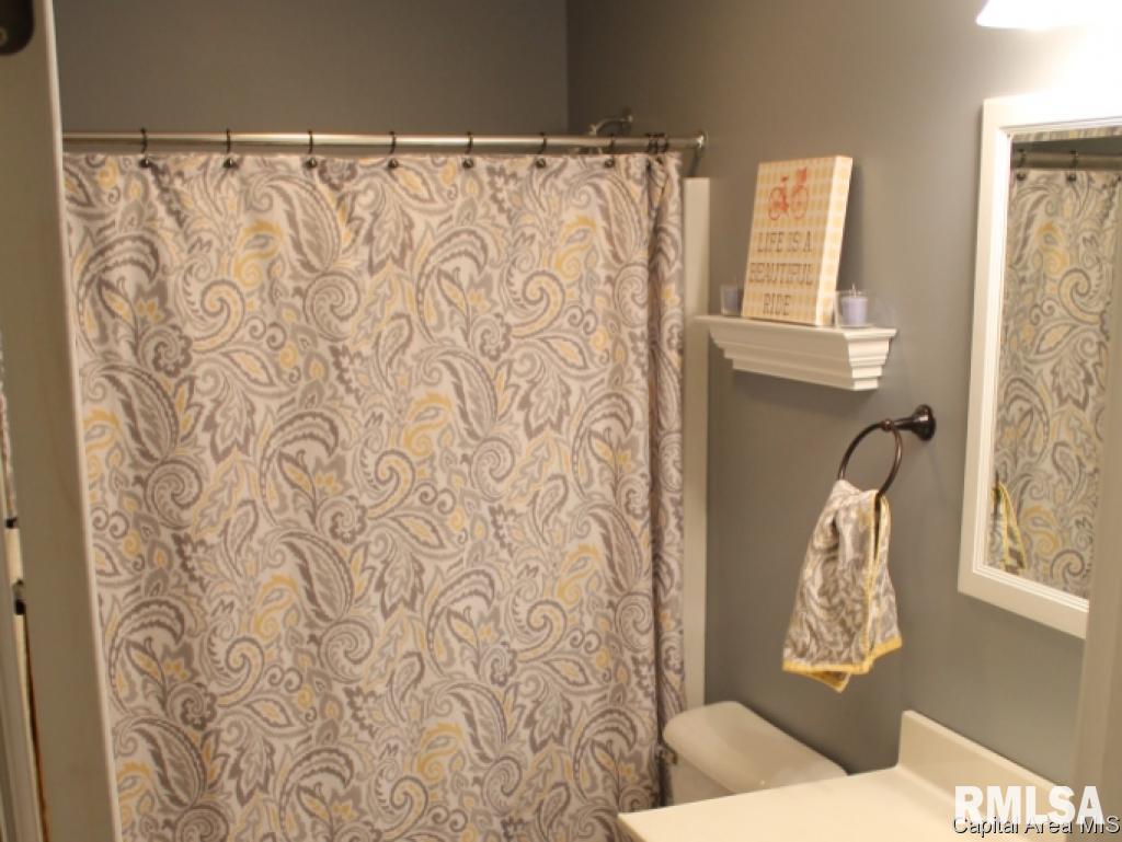 5013 Crane Drive Springfield, IL 62711 - Photo 12 of 23 Gallery Image 12
