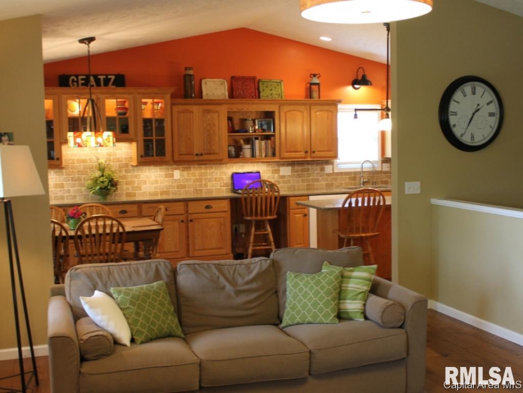 5013 Crane Drive Springfield, IL 62711 - Photo 2 of 23 Gallery Image 2