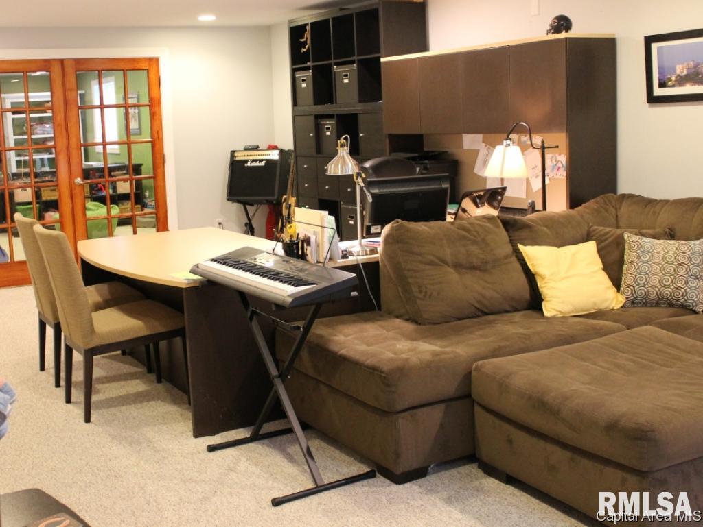 5013 Crane Drive Springfield, IL 62711 - Photo 22 of 23 Gallery Image 22