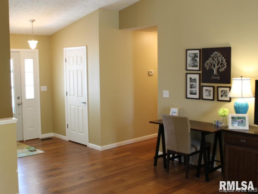 5013 Crane Drive Springfield, IL 62711 - Photo 7 of 23 Gallery Image 7