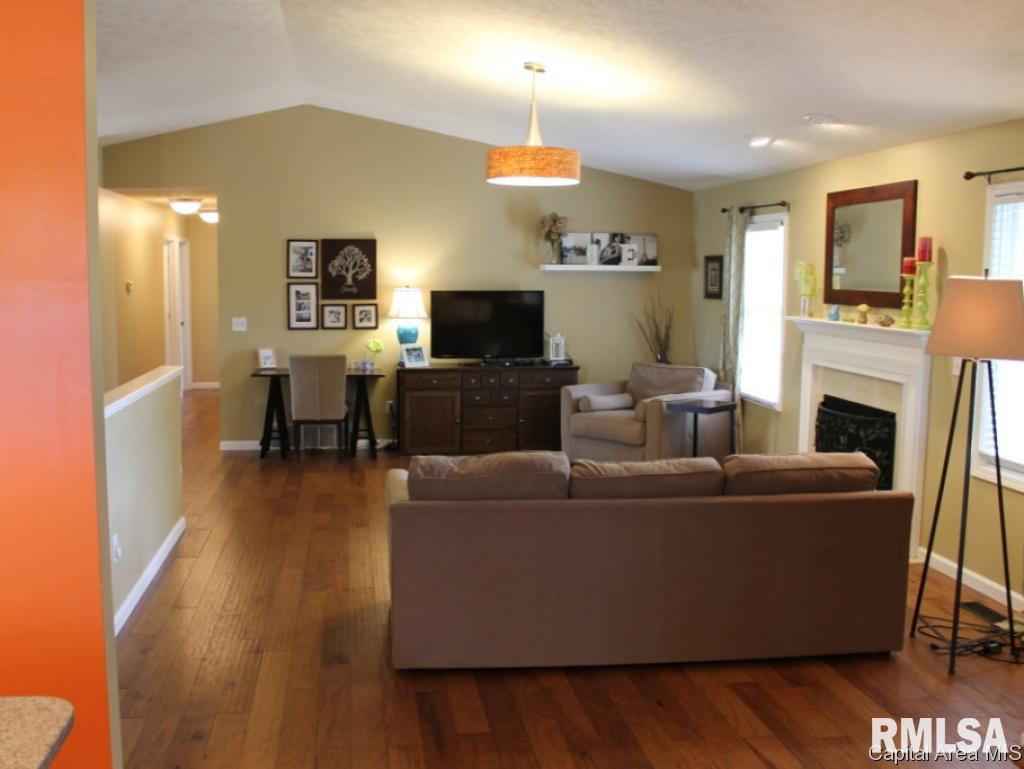 5013 Crane Drive Springfield, IL 62711 - Photo 8 of 23 Gallery Image 8