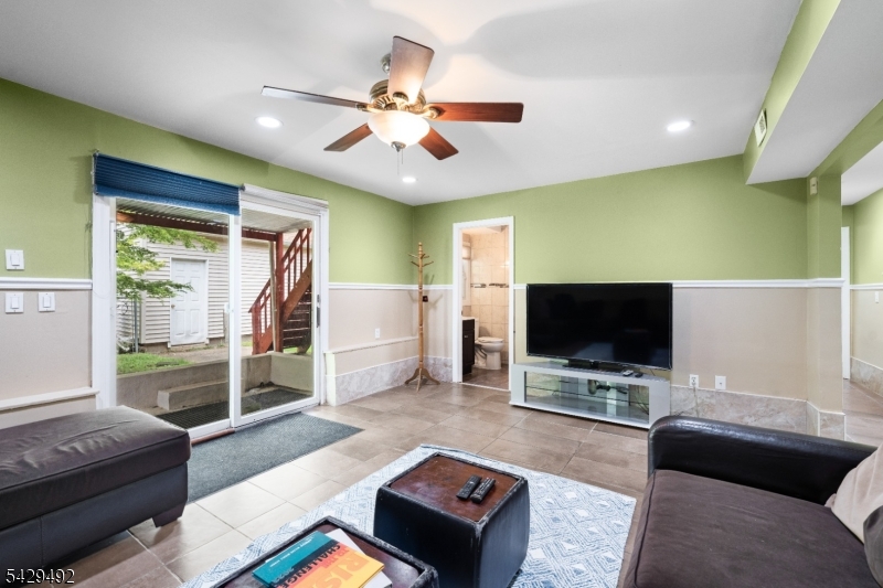 13 Fishel Road Edison, NJ 08820 - Photo 17 of 29